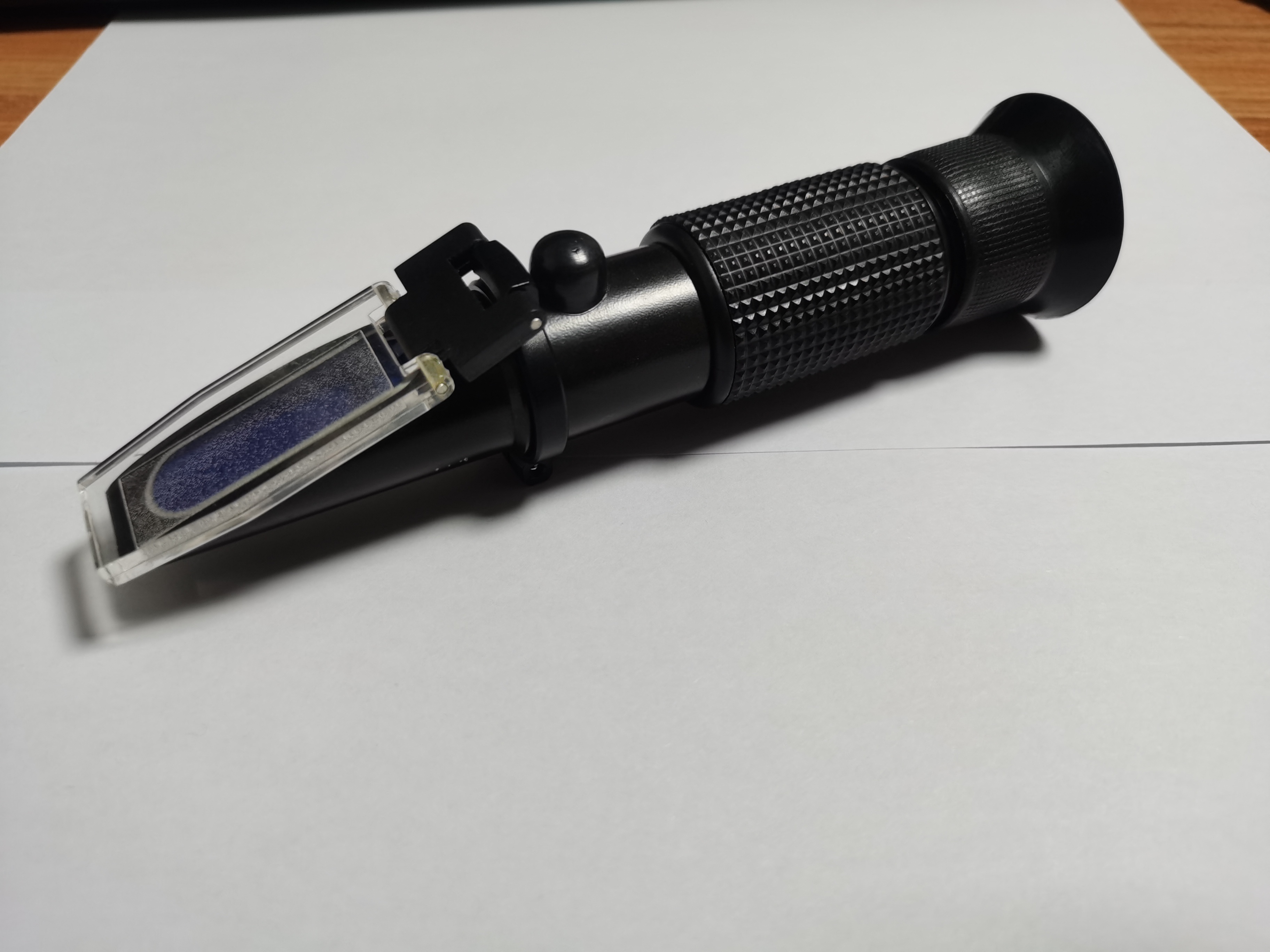 Handliches Alkoholrefraktometer